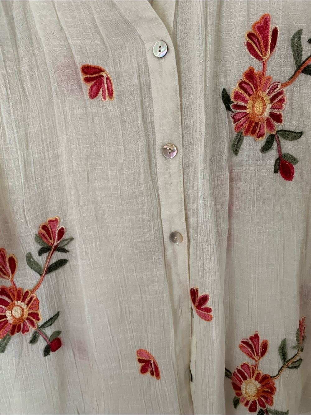 Embroidery cream blouse - Picture 5 of 5